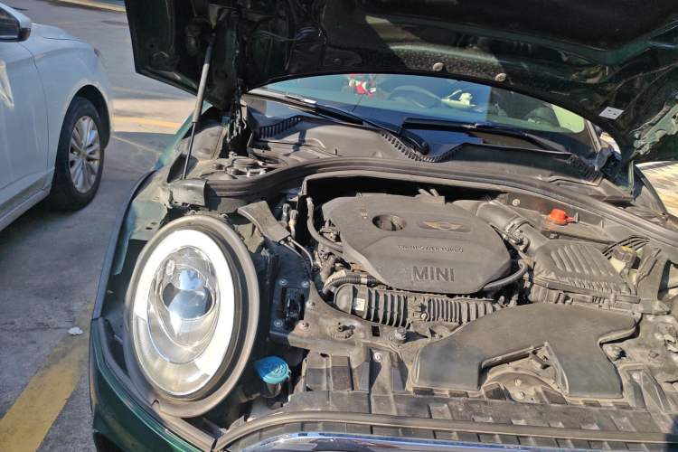 Used MINI Clubman 2016 2.0T COOPER S Engine Bay Right
