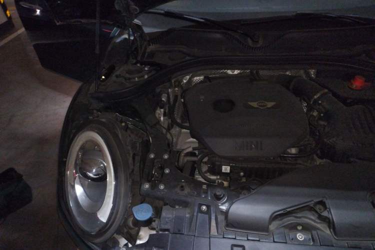 Used MINI Clubman 2016 1.5T COOPER Connoisseur Edition Engine Bay Right