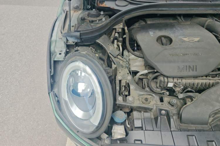 Used MINI Clubman 2016 Updated 1.5T COOPER Geek Edition Engine Bay Right