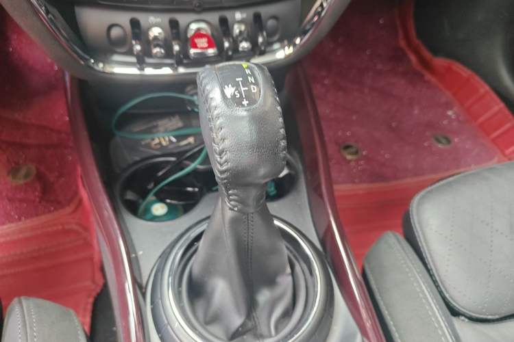 Used MINI Clubman 2016 Revised Version 1.5T COOPER Connoisseur Edition Gear Lever