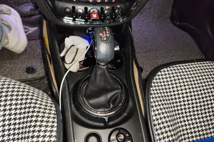 Used MINI Clubman 2016 Updated 1.5T COOPER Geek Edition Gear Lever