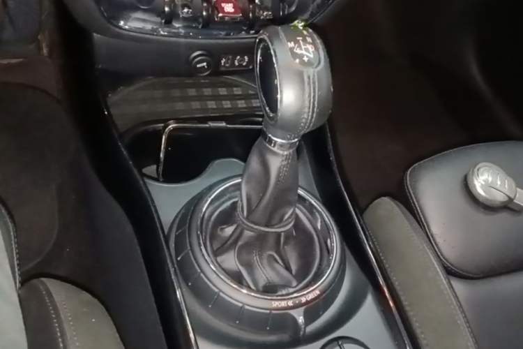 Used MINI Clubman 2016 1.5T COOPER Connoisseur Edition Gear Lever