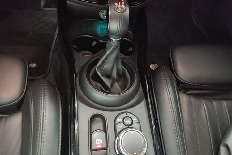 Used MINI Clubman 2016 Revised Version 2.0T COOPER S Connoisseur Edition Gear Lever