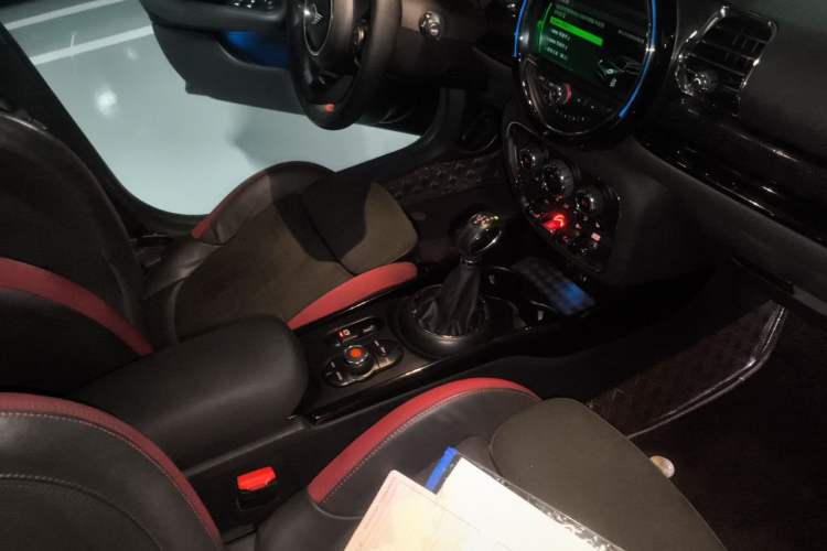Used MINI Clubman 2016 Revised Version 1.5T COOPER Connoisseur Edition Gear Lever