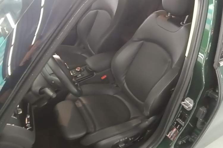 Used MINI Clubman 2016 1.5T COOPER Connoisseur Edition Left Front Seat