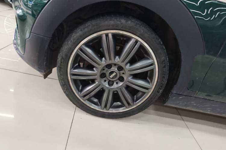 Used MINI Clubman 2016 Revised Version 2.0T COOPER S Connoisseur Edition Left Front Wheel Hub