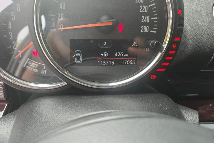 Used MINI Clubman 2016 Revised Version 1.5T COOPER Connoisseur Edition Odometer Close Up