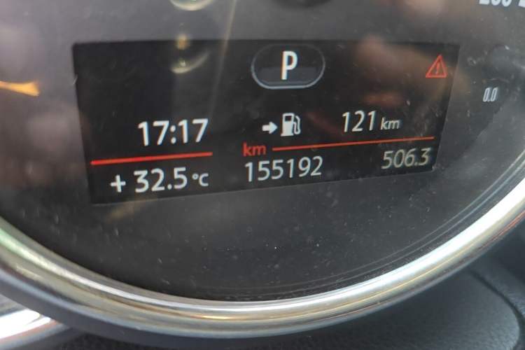 Used MINI Clubman 2016 Updated 1.5T COOPER Geek Edition Odometer Close Up