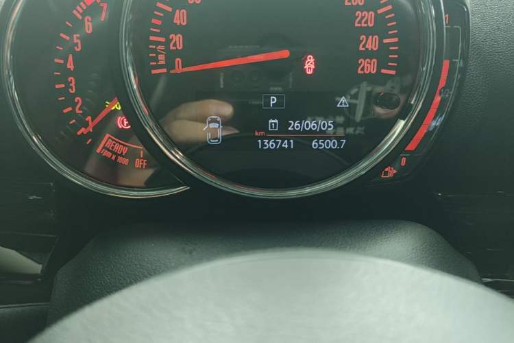 Used MINI Clubman 2016 Revised Version 2.0T COOPER S Connoisseur Edition Odometer Close Up
