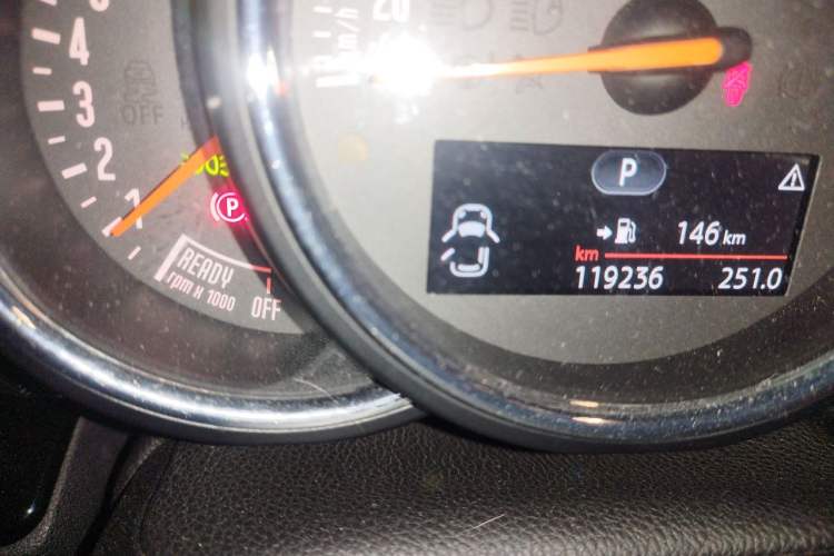 Used MINI Clubman 2016 1.5T COOPER Connoisseur Edition Odometer Close Up