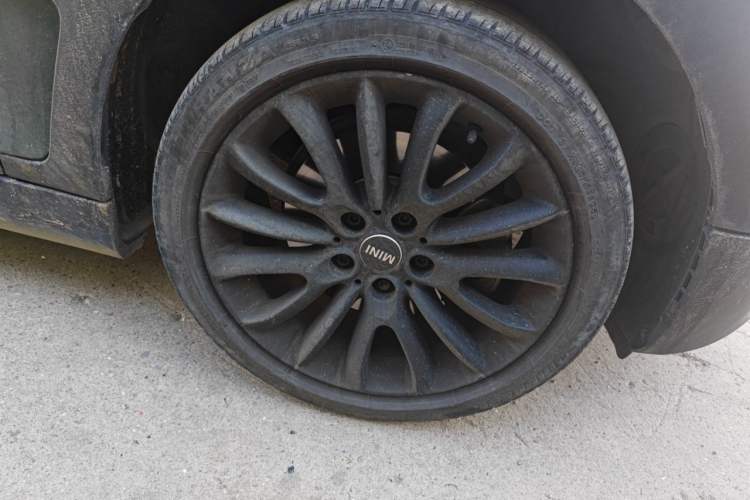 Used MINI Clubman 2016 Updated 1.5T COOPER Geek Edition Right Front Wheel Hub