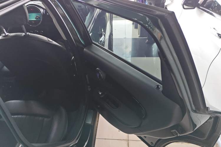 Used MINI Clubman 2016 Revised Version 2.0T COOPER S Connoisseur Edition Right Rear Door Interior