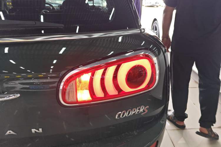 Used MINI Clubman 2016 Revised Version 2.0T COOPER S Connoisseur Edition Right Rear Taillight
