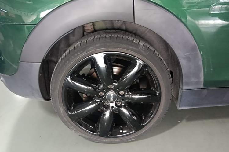 Used MINI Clubman 2016 1.5T COOPER Connoisseur Edition Right Rear Wheel Hub