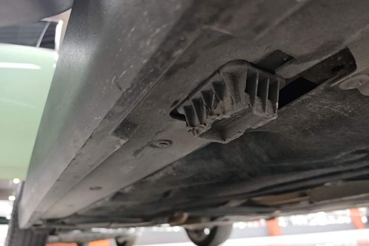 Used MINI Clubman 2016 Revised 2.0T COOPER S Right Side Sill