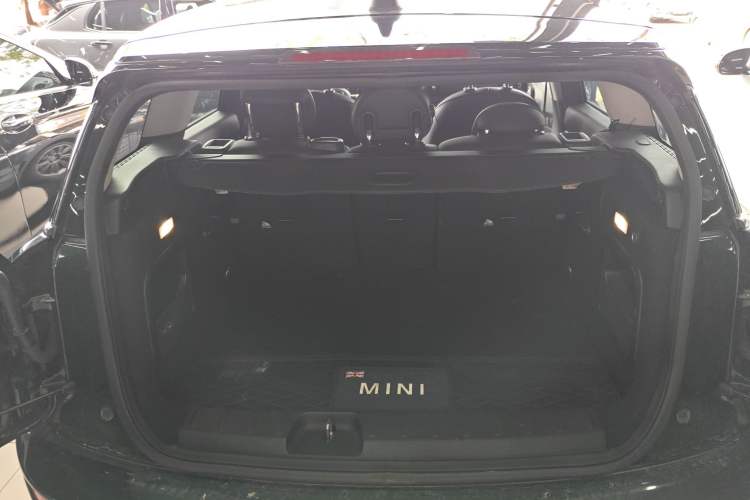 Used MINI Clubman 2016 Revised Version 2.0T COOPER S Connoisseur Edition Trunk