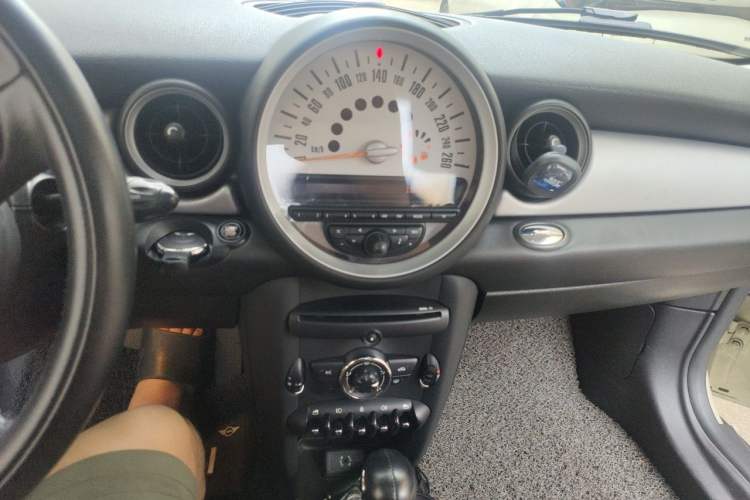 Used MINI Clubman 2016 2.0T COOPER S Geek Edition Audio And AC Panel