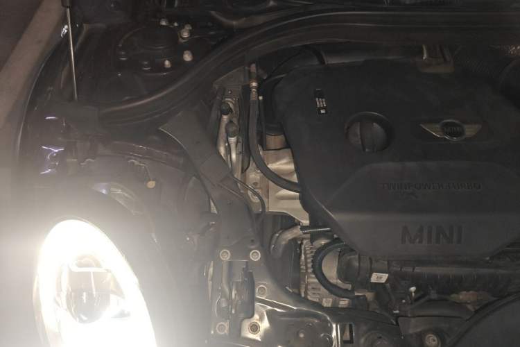 Used MINI Clubman 2016 Updated 1.5T COOPER Geek Edition Engine Bay Right