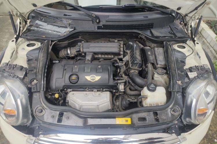 Used MINI Clubman 2016 2.0T COOPER S Geek Edition Engine Bay