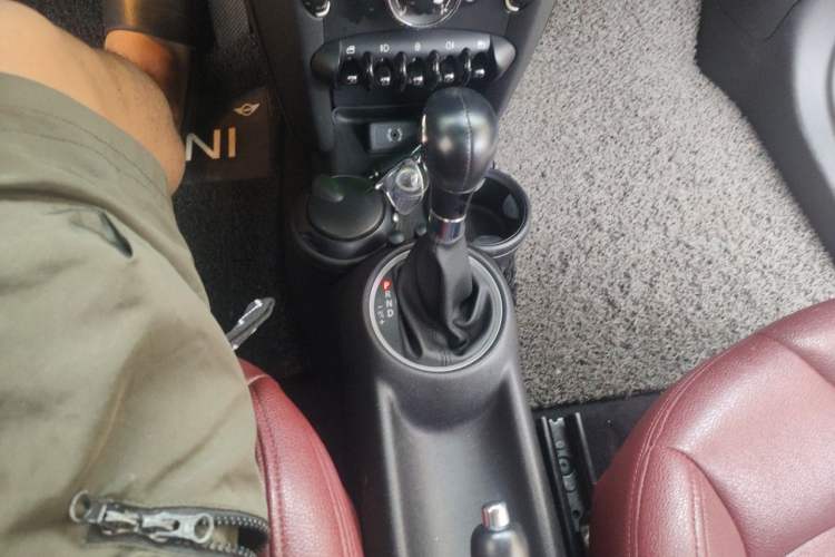 Used MINI Clubman 2016 2.0T COOPER S Geek Edition Gear Lever