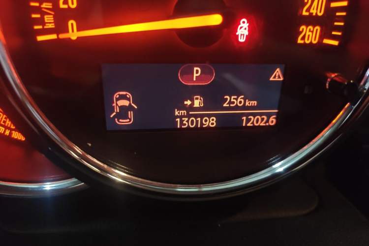 Used MINI Clubman 2016 Updated 1.5T COOPER Geek Edition Odometer Close Up
