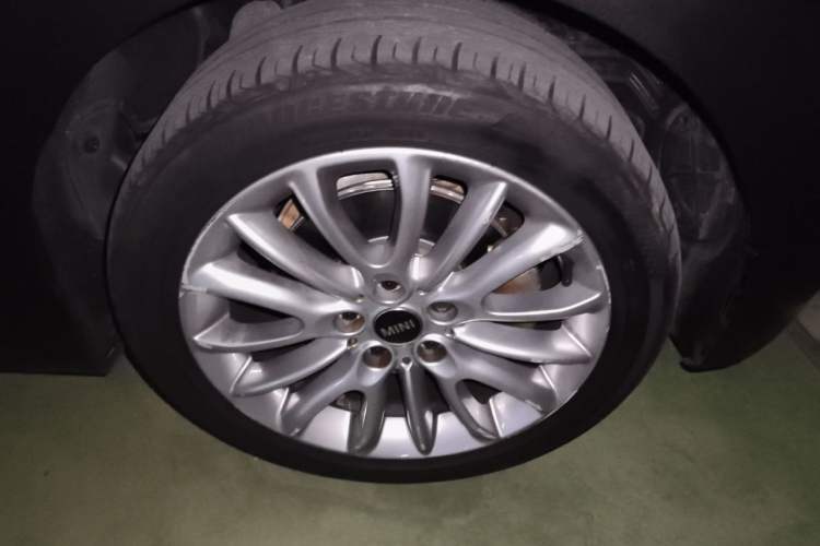 Used MINI Clubman 2016 Revised 1.5T COOPER Right Front Wheel Hub