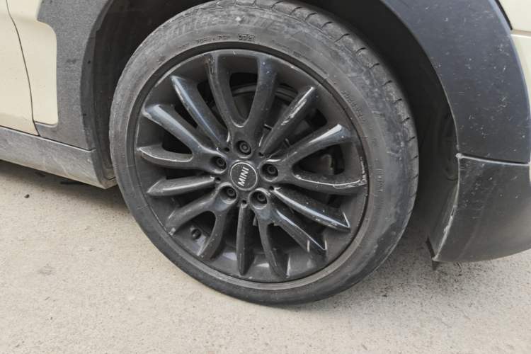 Used MINI Clubman 2016 Revised 1.5T COOPER Right Front Wheel Hub