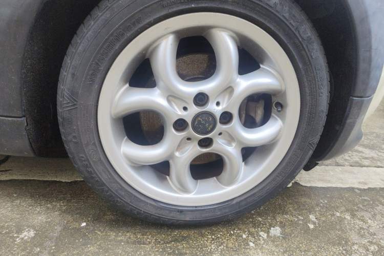 Used MINI Clubman 2016 2.0T COOPER S Geek Edition Right Front Wheel Hub