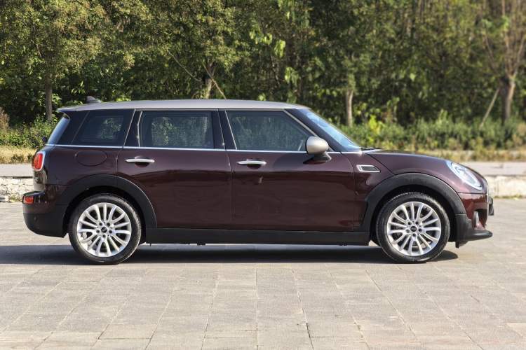 Used MINI Clubman 2016 Updated 1.5T COOPER Geek Edition Exterior 3