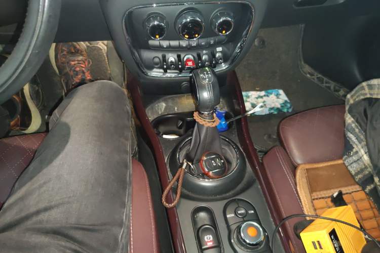 Used MINI Clubman 2016 Revised Version 1.5T COOPER Connoisseur Edition Gear Lever