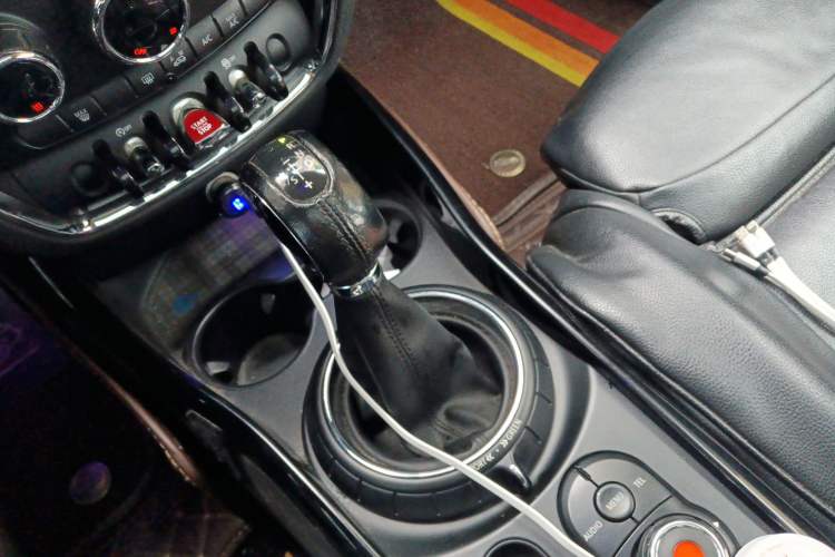 Used MINI Clubman 2016 Revised Version 1.5T COOPER Connoisseur Edition Gear Lever