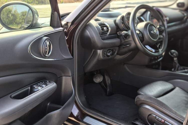 Used MINI Clubman 2016 Updated 1.5T COOPER Geek Edition Interior 1