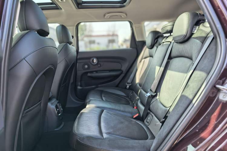 Used MINI Clubman 2016 Updated 1.5T COOPER Geek Edition Interior 3