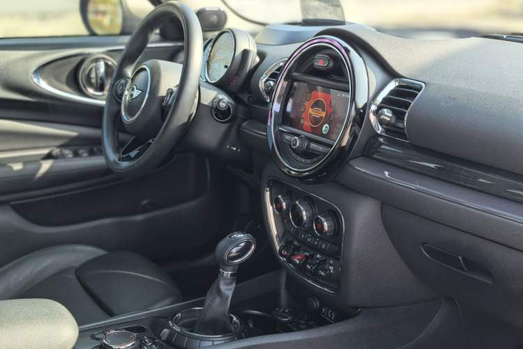 Used MINI Clubman 2016 Updated 1.5T COOPER Geek Edition Interior 6