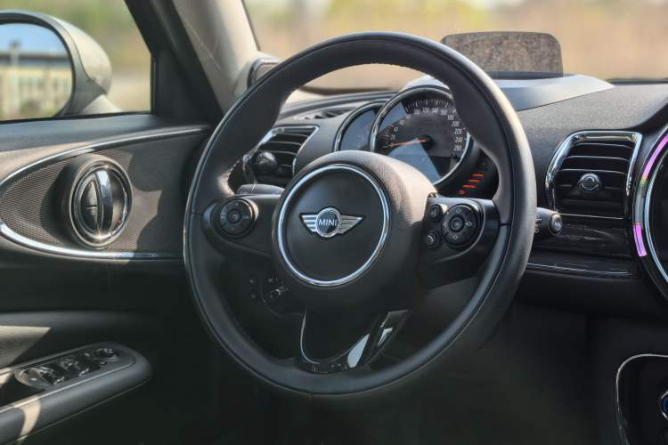 Used MINI Clubman 2016 Updated 1.5T COOPER Geek Edition Interior 9