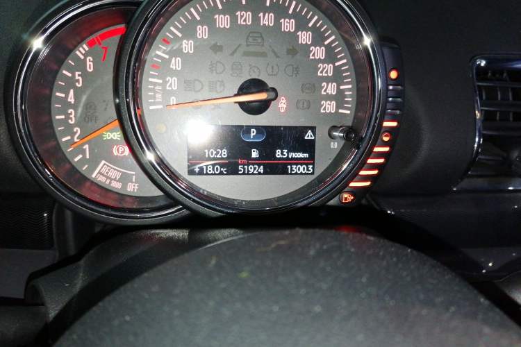 Used MINI Clubman 2016 1.5T COOPER Odometer Close Up