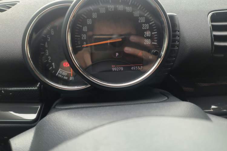 Used MINI Clubman 2016 Revised 2.0T COOPER S Odometer Close Up