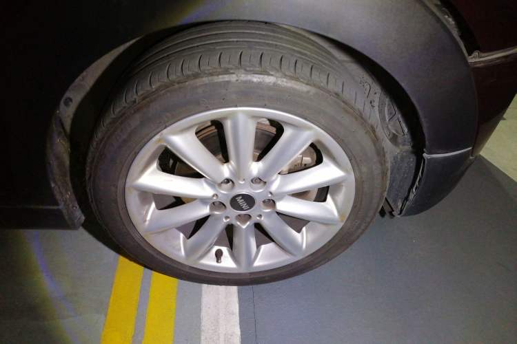Used MINI Clubman 2016 1.5T COOPER Right Front Wheel Hub
