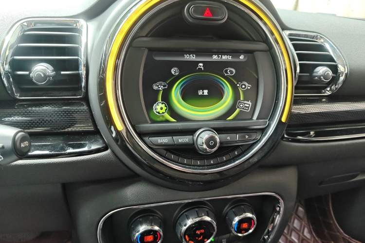Used MINI Clubman 2016 1.5T COOPER Connoisseur Edition Audio And AC Panel