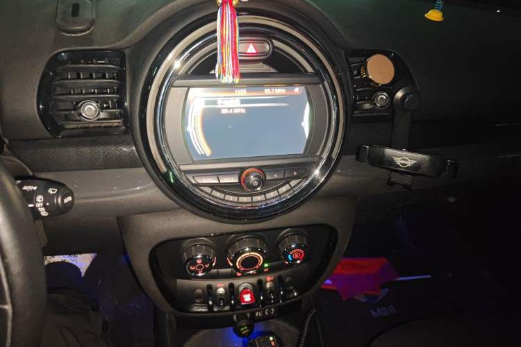 Used MINI Clubman 2016 Revised 1.5T COOPER Audio And AC Panel