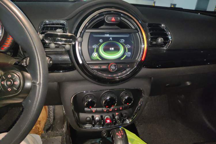 Used MINI Clubman 2016 Revised Version 1.5T COOPER Connoisseur Edition Audio And AC Panel