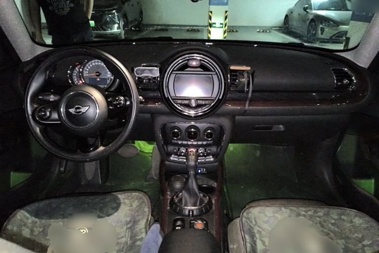 Used MINI Clubman 2016 Revised Version 1.5T COOPER Connoisseur Edition Center Console