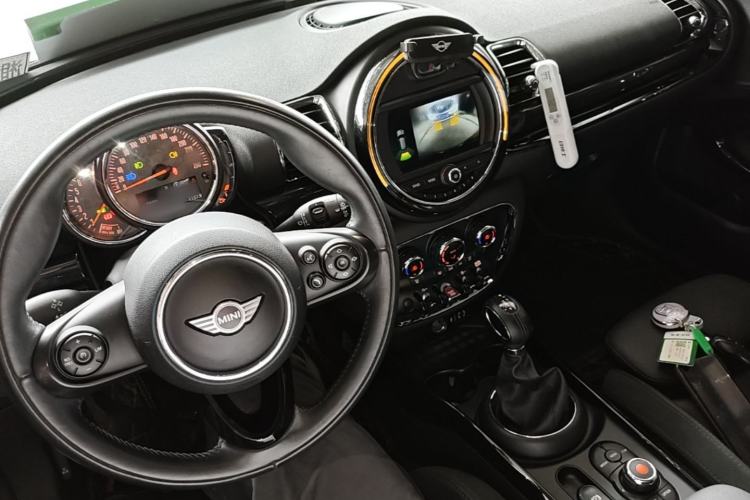 Used MINI Clubman 2016 Revised Version 1.5T COOPER Connoisseur Edition Center Console