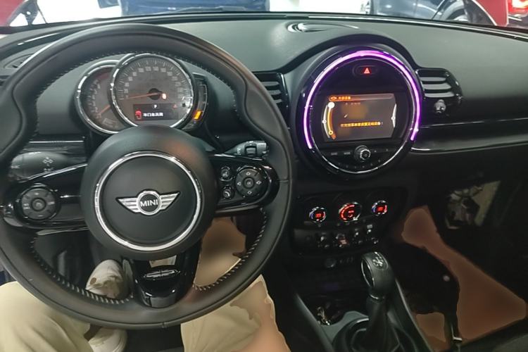 Used MINI Clubman 2016 Revised 2.0T COOPER S Center Console