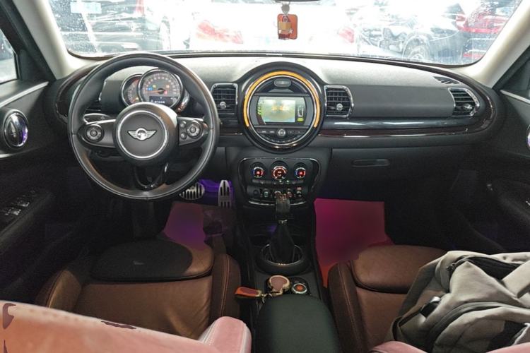 Used MINI Clubman 2016 Revised Version 1.5T COOPER Connoisseur Edition Center Console
