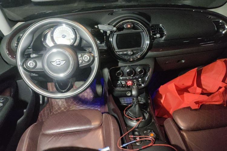 Used MINI Clubman 2016 Revised Version 1.5T COOPER Connoisseur Edition Center Console