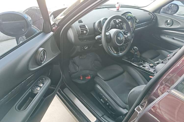 Used MINI Clubman 2016 Revised Version 1.5T COOPER Connoisseur Edition Driver Seat