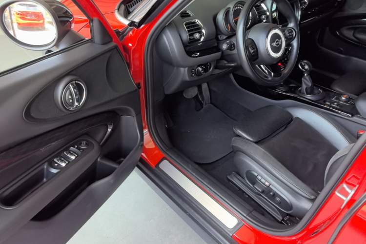 Used MINI Clubman 2016 Revised Version 1.5T COOPER Connoisseur Edition Driver Seat