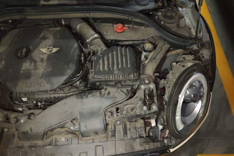 Used MINI Clubman 2016 Updated 1.5T COOPER Geek Edition Engine Bay Left