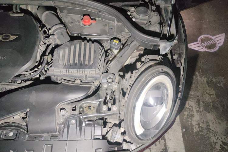 Used MINI Clubman 2016 Revised Version 1.5T COOPER Connoisseur Edition Engine Bay Left